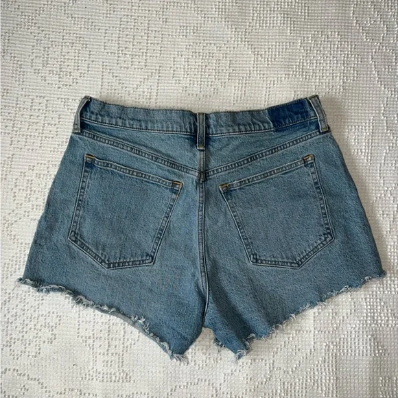 Abercrombie & Fitch The 90’s Relaxed Cutoff Short High Rise - Picture 2 of 3